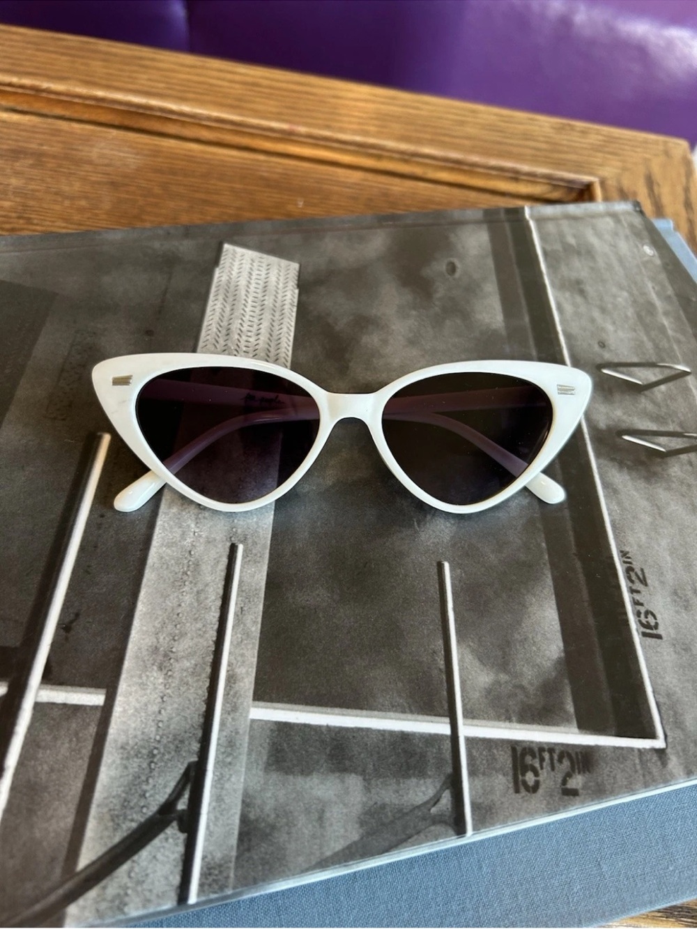 Free People White Cat Eye Sunglasses Retro Y2K Tinted UV Fashion